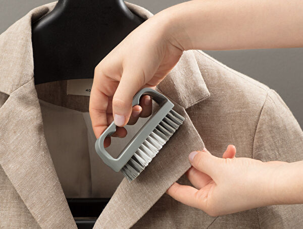 Collier Graque et brosse à ongles - 1