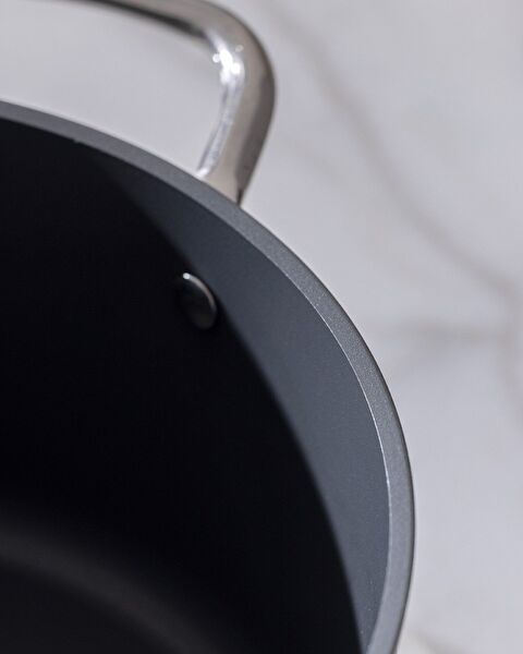 Titanium Profesional Deep Pot 22cm - 5