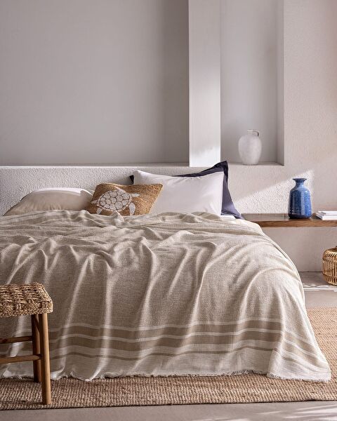 Castillones Double Size Bedspread - 0