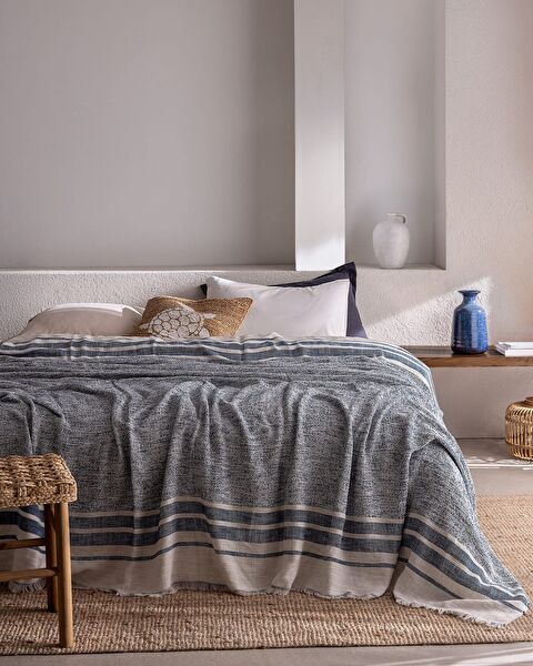 Castillones Double Size Bedspread - 0