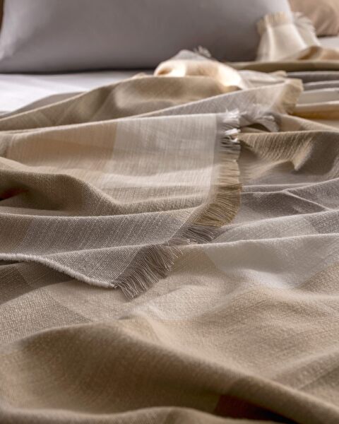 Grignols Double Size Bedspread - 5