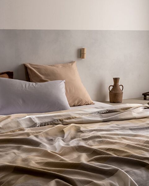 Grignols Double Size Bedspread - 2