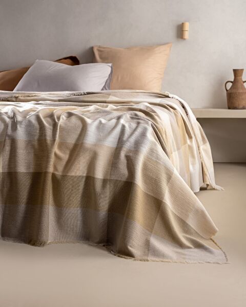 Grignols Double Size Bedspread - 1