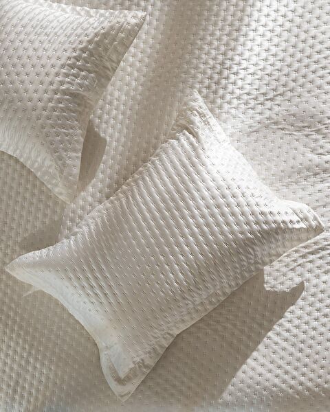 Arles Single Satin Bedspread - Ecru - 2