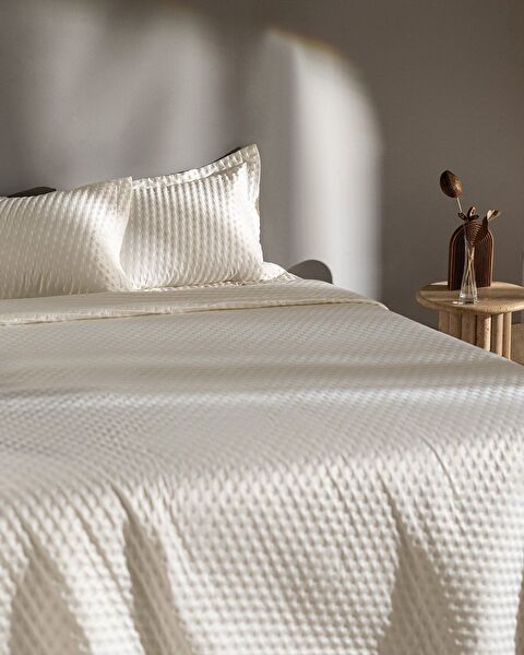 Arles Single Satin Bedspread - Ecru - 1