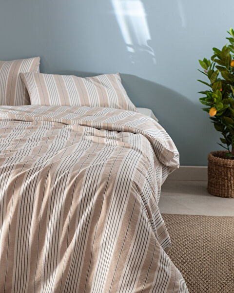 Darvell  Yarn Dyed Duvet Cover Set - 1