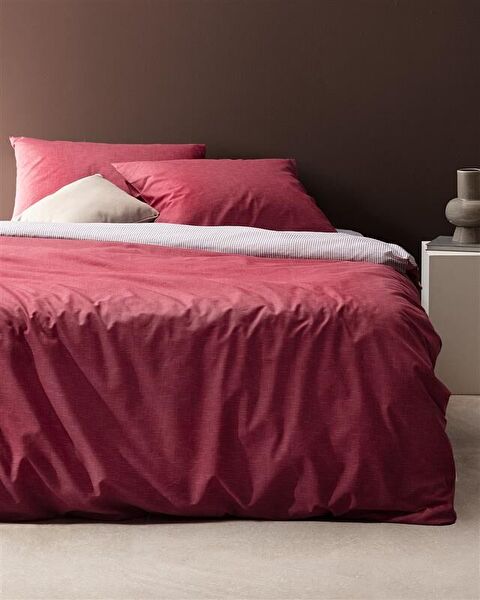 Juin Family Size Duvet Cover Set - 0