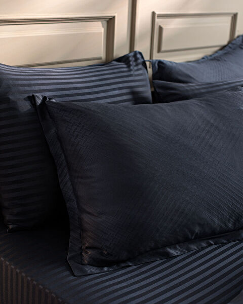 Brest King Size Jacquard Satin Duvet Cover Set - 1