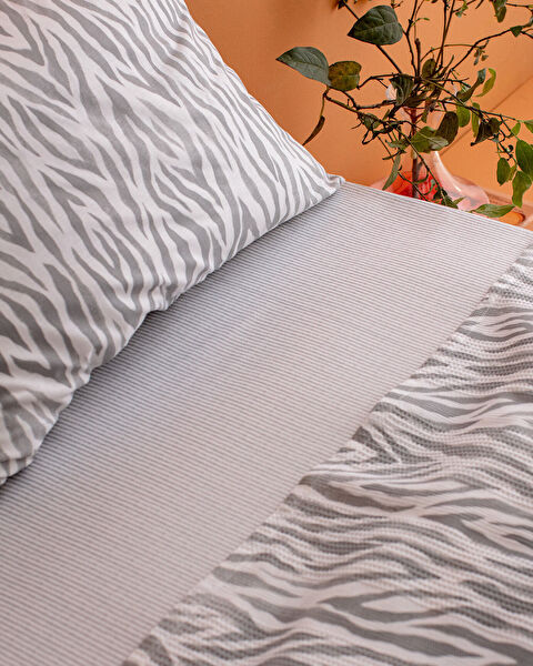 مجموعة بيكيه مطبوعة منسوجة بحجم كينغ من Sabre - 2