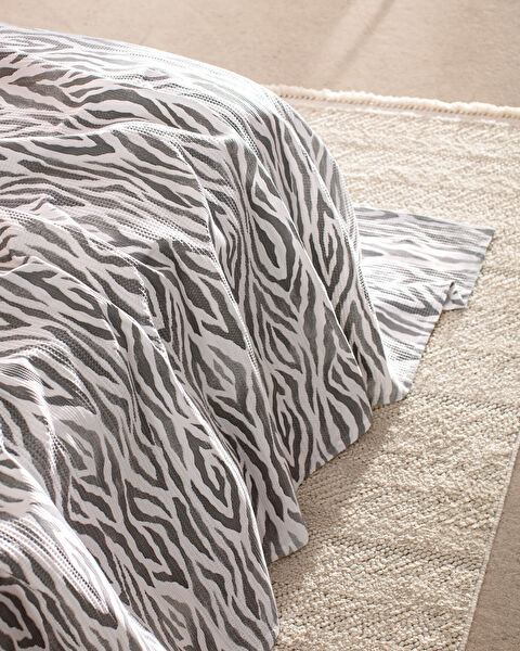 مجموعة بيكيه مطبوعة منسوجة بحجم كينغ من Sabre - 4