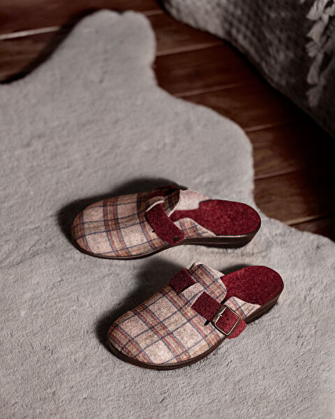 Nevre Women-s Slippers - 0