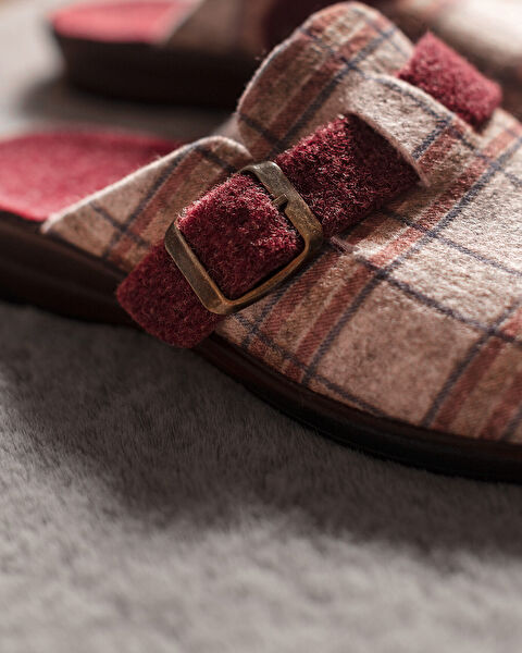 Nevre Women-s Slippers - 1